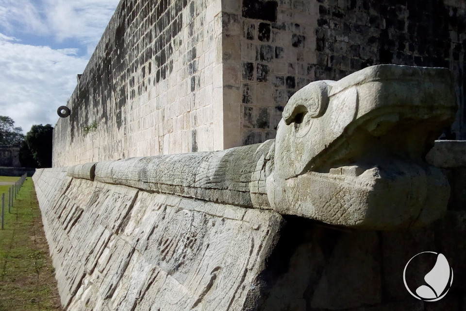 Mayantours Serpientes Juego de Pelota Chichén-Itzá